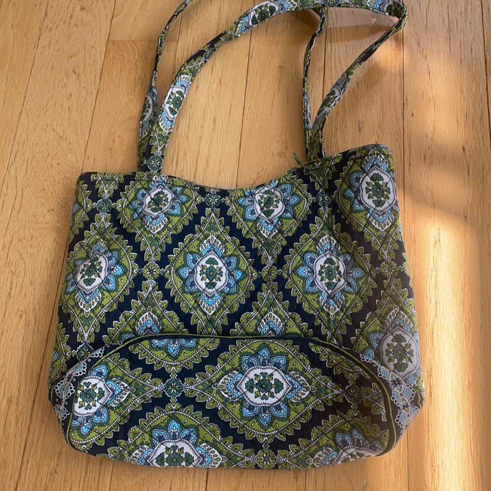 Vera Bradley bucket tote. New with tags.